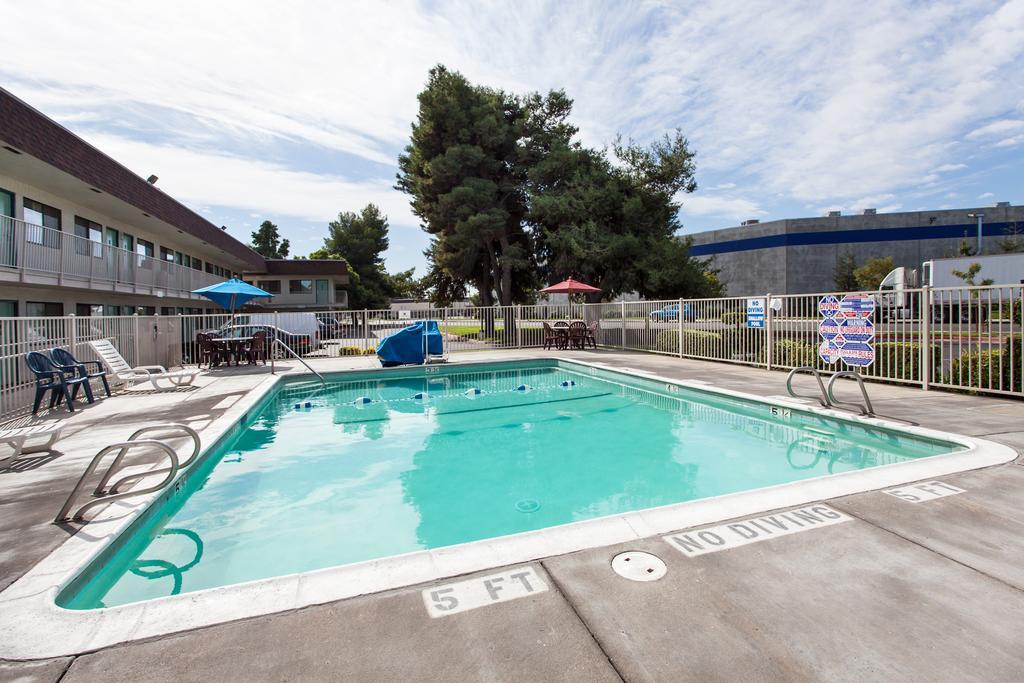 Park Inn By Radisson, Turlock Exterior photo