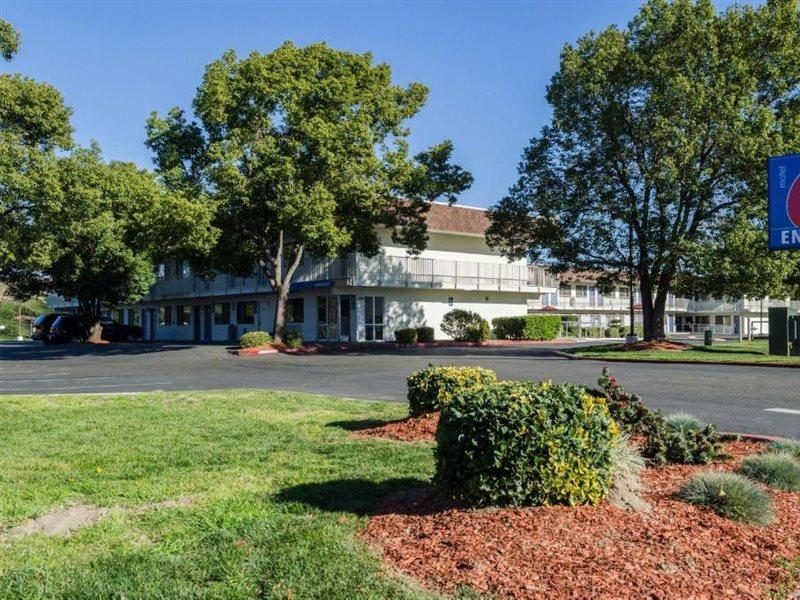 Park Inn By Radisson, Turlock Exterior photo