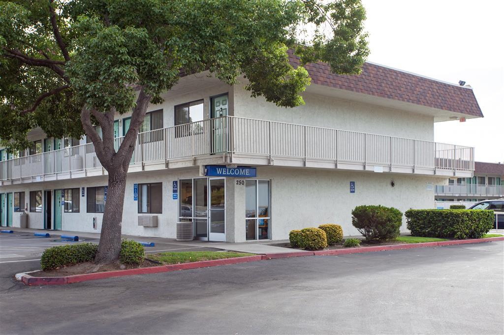 Park Inn By Radisson, Turlock Exterior photo
