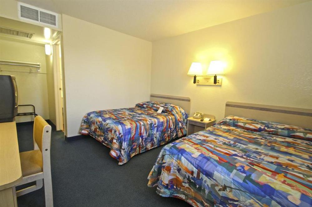 Park Inn By Radisson, Turlock Room photo